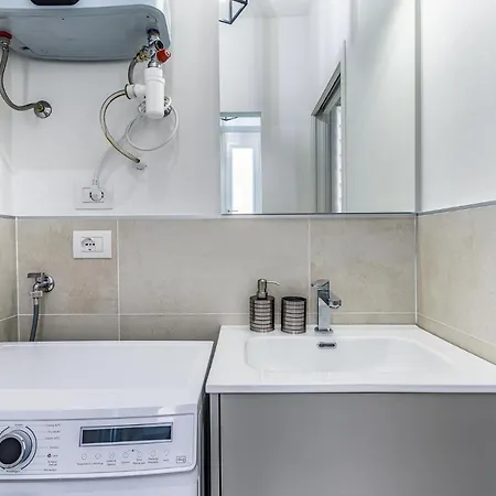 Pisani Apartment Milan Exterior photo